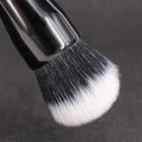 Duo Fibre Versatile Makeup Blusher BrushA Duo Fibre Versatile Makeup Brush.
This professional vela.yue brush is suitable for Powder, Foundation, Bronzer or Blusher. A fantastic makeup tool and popular as alavishhairandbeauty.comDuo Fibre Versatile Makeup Blusher Brush